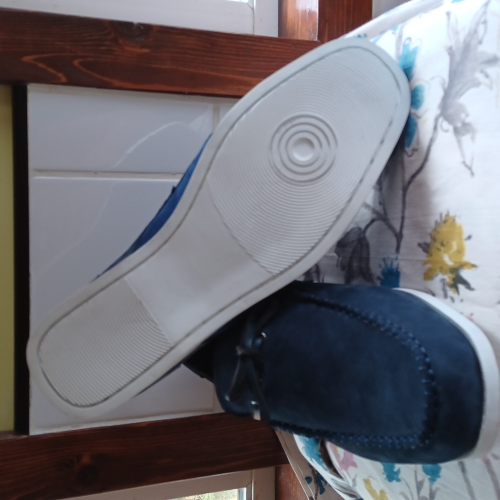 NWOB MEN'S BLUE SUEDE SHOES - Picture 3 of 7